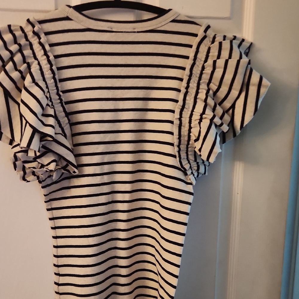 Express Striped Ruffle Sleeve Top - Picture 3 of 4